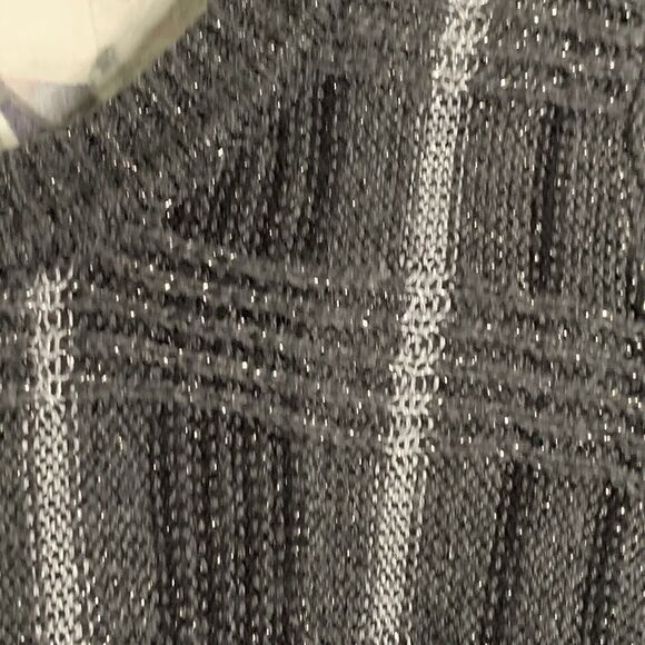 Simply Vera Wang Sweater Top Women Size XS Knit Front Silky Back Gray White - Picture 9 of 16